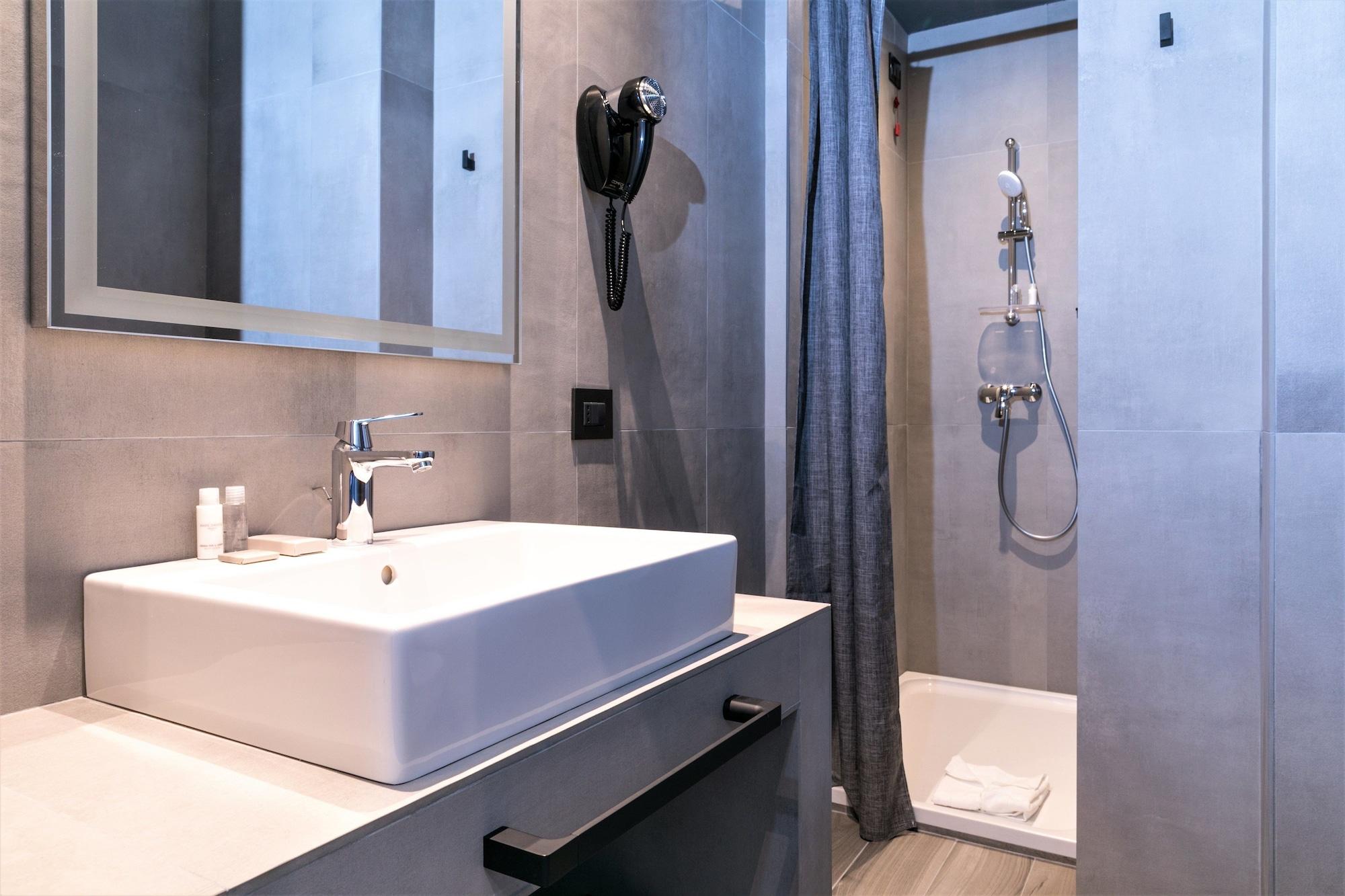 J24 Hotel Milano Luaran gambar