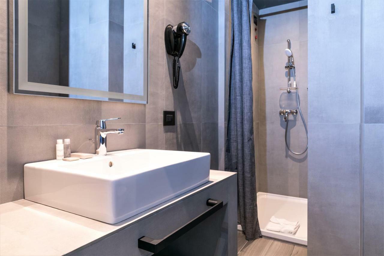 J24 Hotel Milano Luaran gambar