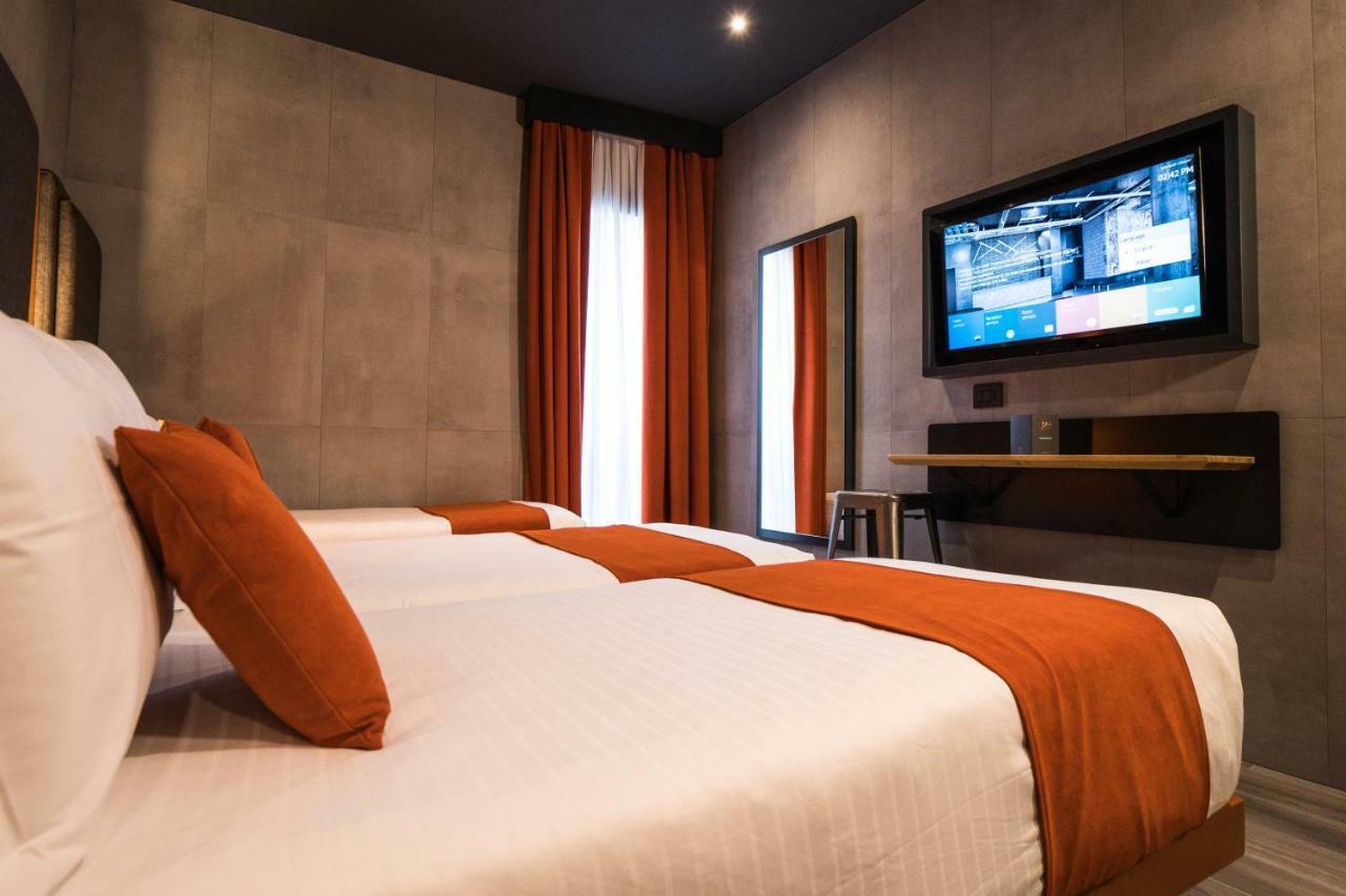 J24 Hotel Milano Luaran gambar